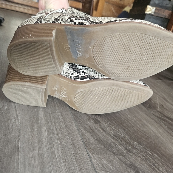 Snake pattern Bootie - Picture 4 of 4